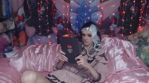 Snapshot of iselestias chatting on 27, 11, 2025 Sele online show from 27, 11, 2025