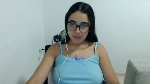 Snapshot of isemma chatting on 4, 8, 2026 Emma online show from 4, 8, 2026