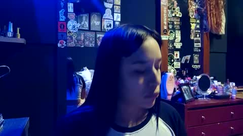 Isis online show from 4, 12, 2025