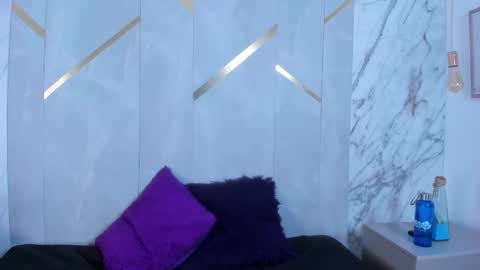 Isis Noir online show from 18, 1, 2026