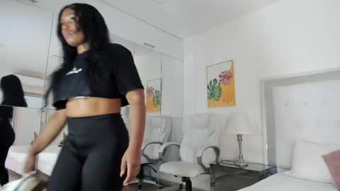 Snapshot of isla_scott chatting on 22, 4, 2026 Vanessa online show from 22, 4, 2026