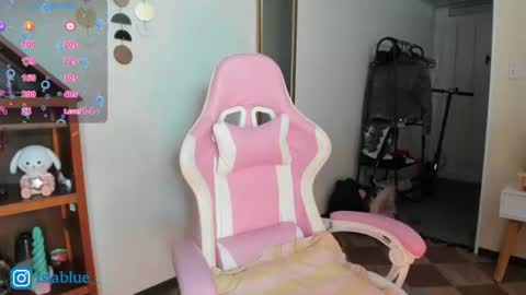 Snapshot of islaa_bluee chatting on 13, 7, 2026 Isla Blue online show from 13, 7, 2026