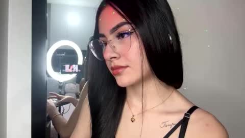 Snapshot of islacole chatting on 24, 10, 2025 Cute Isla online show from 24, 10, 2025