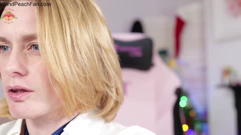 Lou  Peaches online show from 20, 12, 2025