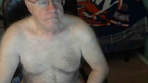Snapshot of islesman22 chatting on 21, 4, 2026 islesman22 online show from 21, 4, 2026