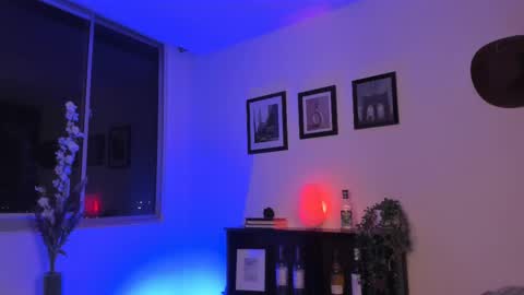 Julyane online show from 24, 2, 2025