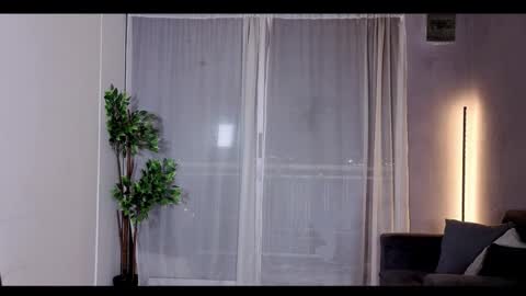 Julyane online show from 14, 10, 2025