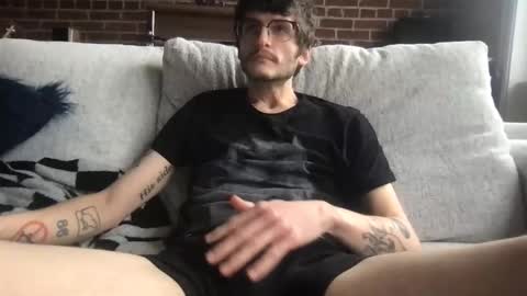 Snapshot of isocialmedia chatting on 7, 1, 2026 isocialmedia online show from 7, 1, 2026