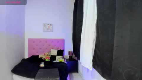 Snapshot of issa_kitty chatting on 24, 10, 2025 issa_kitty online show from 24, 10, 2025