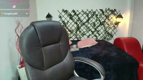 Snapshot of issa_nassar chatting on 12, 11, 2025 Issa online show from 12, 11, 2025