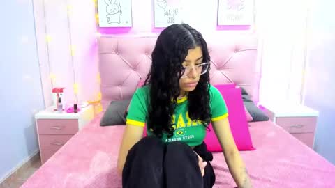 Snapshot of issaa_tyler chatting on 21, 11, 2025 Issa online show from 21, 11, 2025