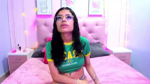 Snapshot of issaa_tyler chatting on 26, 11, 2025 Issa online show from 26, 11, 2025