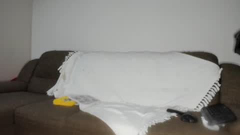 Issabelle online show from 4, 1, 2025