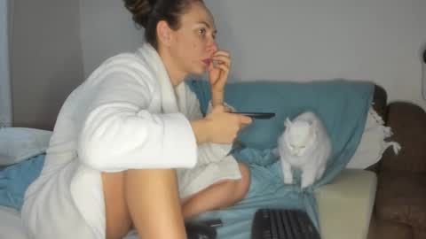 Issabelle online show from 19, 11, 2025