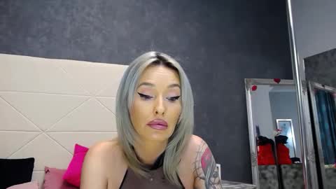 IssaSmyth online show from 6, 3, 2026