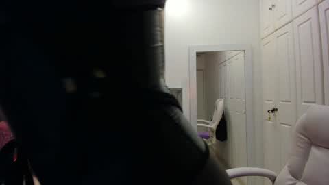 Iseey online show from 28, 1, 2025