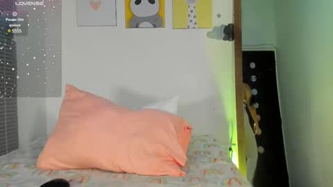 Snapshot of itahisa_cute chatting on 11, 3, 2025 itahisa online show from 11, 3, 2025