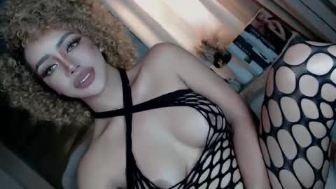 Snapshot of its_me_cataleya chatting on 19, 2, 2025 Cataleya Rogers online show from 19, 2, 2025