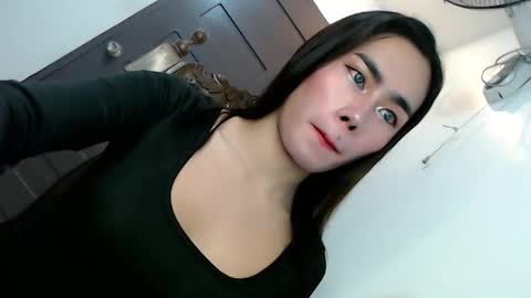 Snapshot of its_me_vanesa chatting on 17, 11, 2025 its_me_vanesa online show from 17, 11, 2025