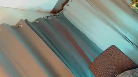 Snapshot of itsapril99913551 chatting on 5, 12, 2025 April online show from 5, 12, 2025