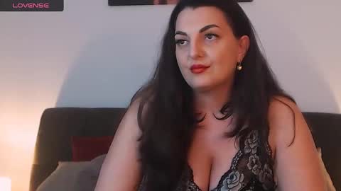 Snapshot of itsyourlady chatting on 5, 1, 2025 Melissa Khaan online show from 5, 1, 2025