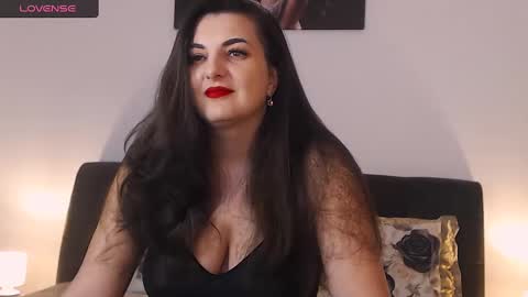 Snapshot of itsyourlady chatting on 11, 1, 2025 Melissa Khaan online show from 11, 1, 2025