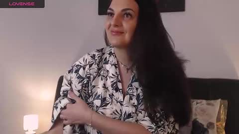 Snapshot of itsyourlady chatting on 2, 2, 2025 Melissa Khaan online show from 2, 2, 2025