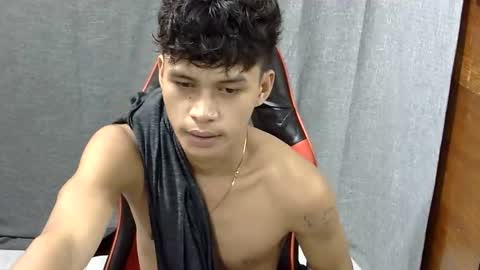 Snapshot of itzme_john chatting on 22, 4, 2026 itzme_john online show from 22, 4, 2026