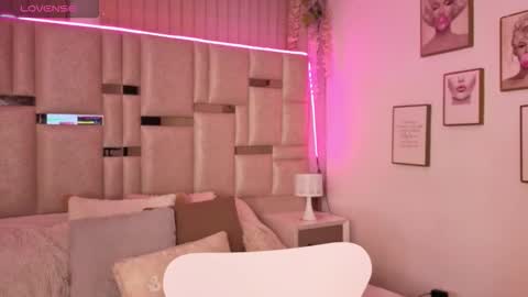 Ivanna West online show from 22, 2, 2026