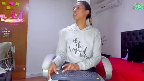 Snapshot of ivi_lopez chatting on 8, 10, 2025 Ivi online show from 8, 10, 2025