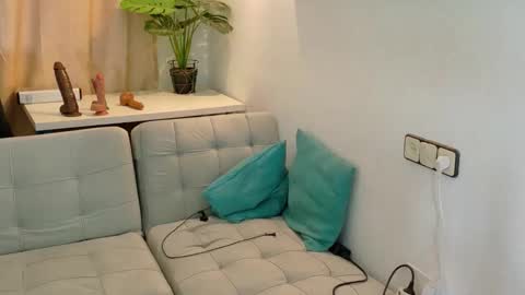 ivonneanddom online show from 24, 10, 2025