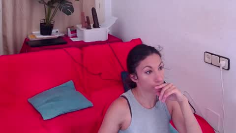 Snapshot of ivonneanddom chatting on 27, 5, 2026 ivonneanddom online show from 27, 5, 2026