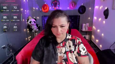 Snapshot of ivonnee17_ chatting on 27, 11, 2025 Ivonne online show from 27, 11, 2025