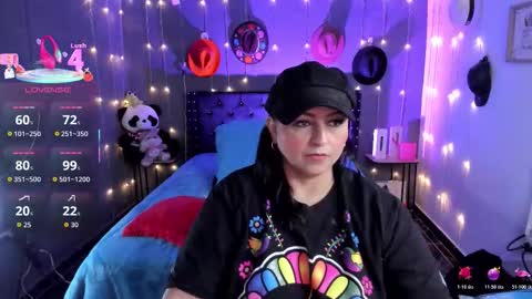 Snapshot of ivonnee17_ chatting on 30, 11, 2025 Ivonne online show from 30, 11, 2025