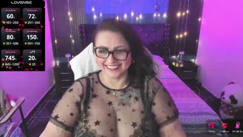 Snapshot of ivonnee17_ chatting on 23, 6, 2026 Ivonne online show from 23, 6, 2026