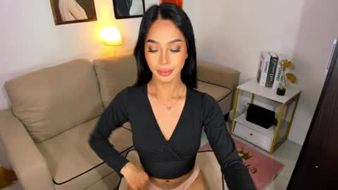 kirstenelsie online show from 4, 1, 2025