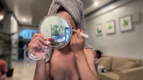 kirstenelsie online show from 15, 10, 2025