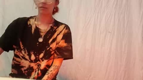 ivorytrixx online show from 1, 12, 2025