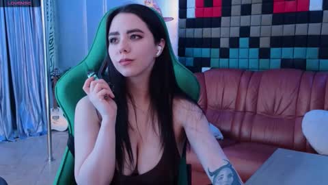 ivorywood_ online show from 10, 1, 2026