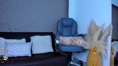 Snapshot of ivy_li chatting on 12, 12, 2024 Daniela online show from 12, 12, 2024