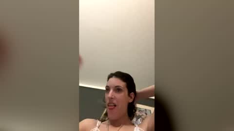 Snapshot of ivy_rose90 chatting on 2, 7, 2026 ivy_rose90 online show from 2, 7, 2026