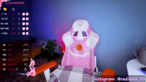 Snapshot of ivydavis chatting on 24, 12, 2024 Radish online show from 24, 12, 2024