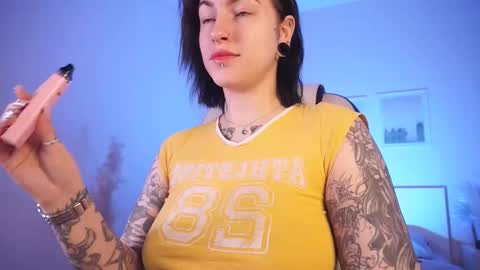 Snapshot of ivyhoney chatting on 27, 2, 2025 IVY - Follow me 3 online show from 27, 2, 2025