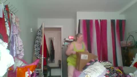 Snapshot of ivyjane3522 chatting on 23, 4, 2026 ivyjane3522 online show from 23, 4, 2026