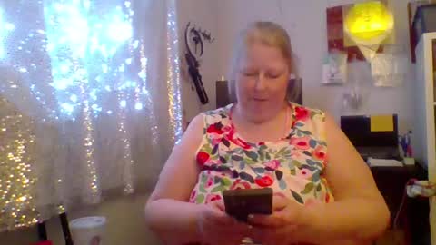 ivyjane3522 online show from 9, 7, 2026