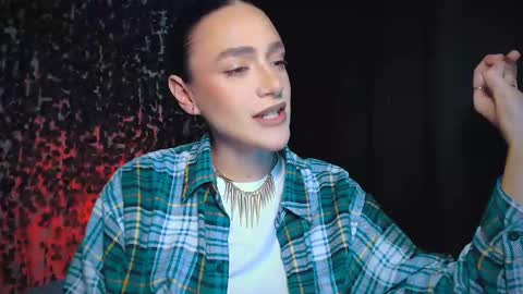 Snapshot of ivyjonson chatting on 5, 3, 2025 Miss Ivy online show from 5, 3, 2025