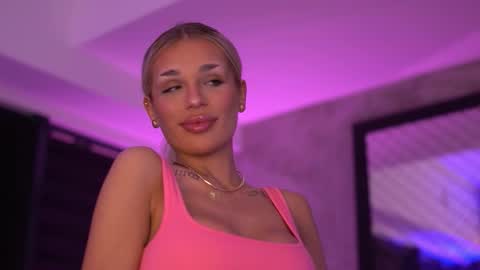 IvyRowa online show from 7, 11, 2025