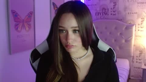 Snapshot of ivyy_crystal chatting on 18, 2, 2025 Ivy online show from 18, 2, 2025