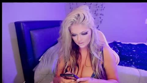 Snapshot of iwantsumbody chatting on 11, 7, 2026 Ashley3 online show from 11, 7, 2026
