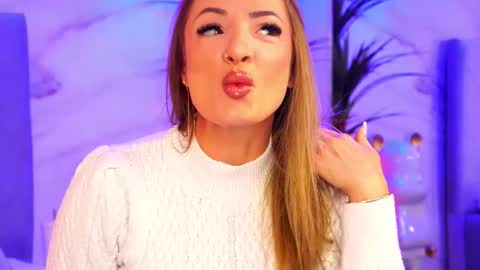 izabelle_02 online show from 22, 12, 2025